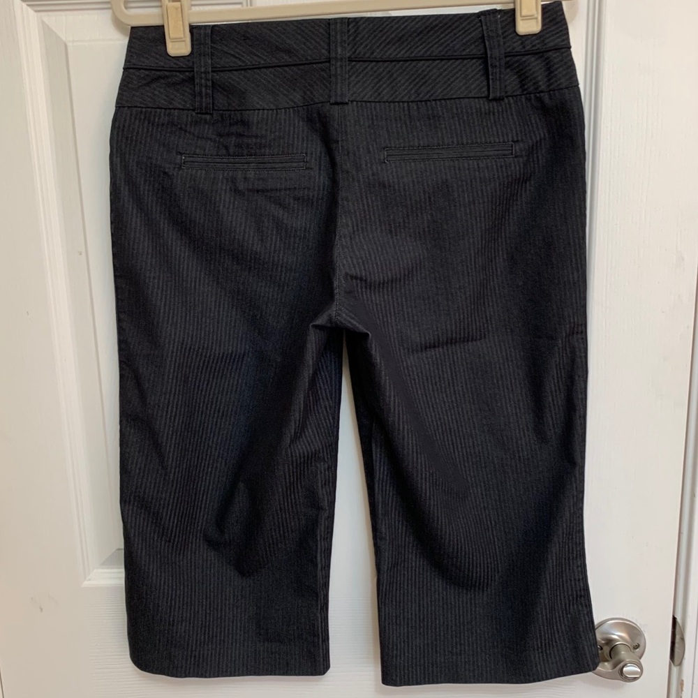 Maurices Bermuda Dress Shorts, Black Pinstripe, long, NWOT, Junior size 5 - Picture 11 of 11